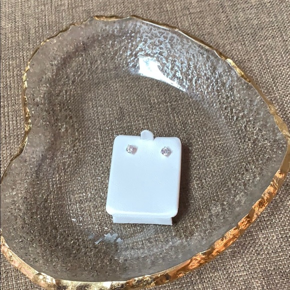 Brilliant 1.00 Ct. new without tags! - Picture 3 of 3